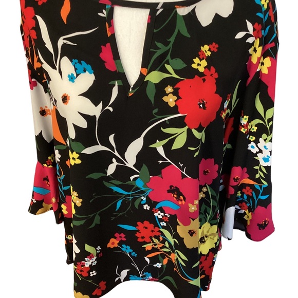 August Silk pullover floral top size medium - Picture 2 of 7